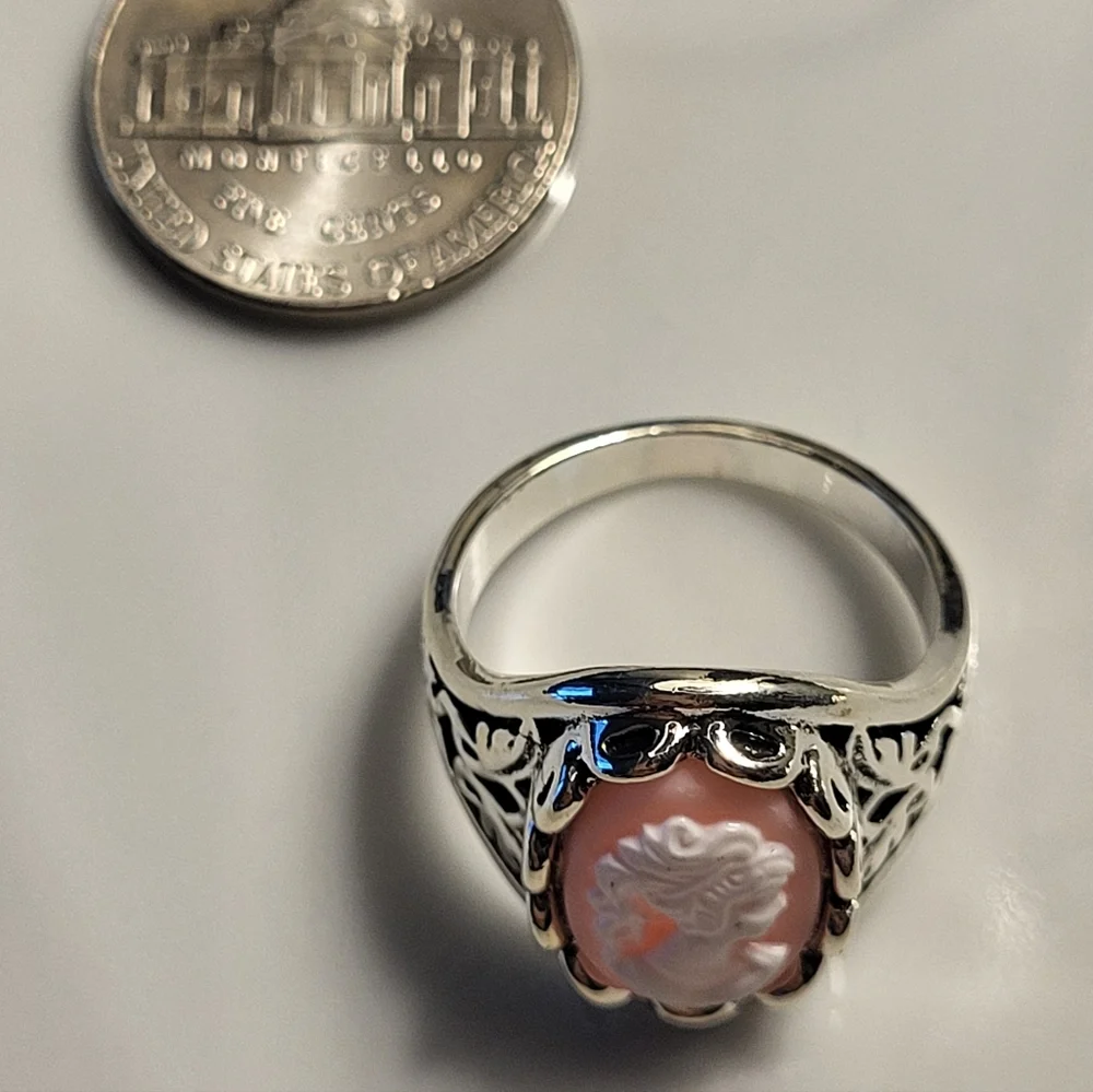 Vintage Style Blush Cameo Ring – Silver Tone Filigree Setting – Size 8